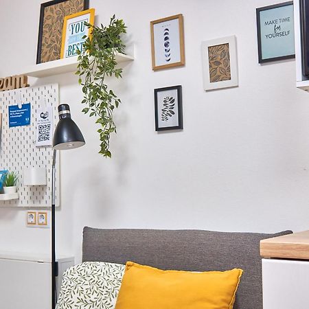 Яскраві Апартаменти √ Wi-Fi √ Кава √ 2Хв П.Олександрія Bila Tserkva Dış mekan fotoğraf